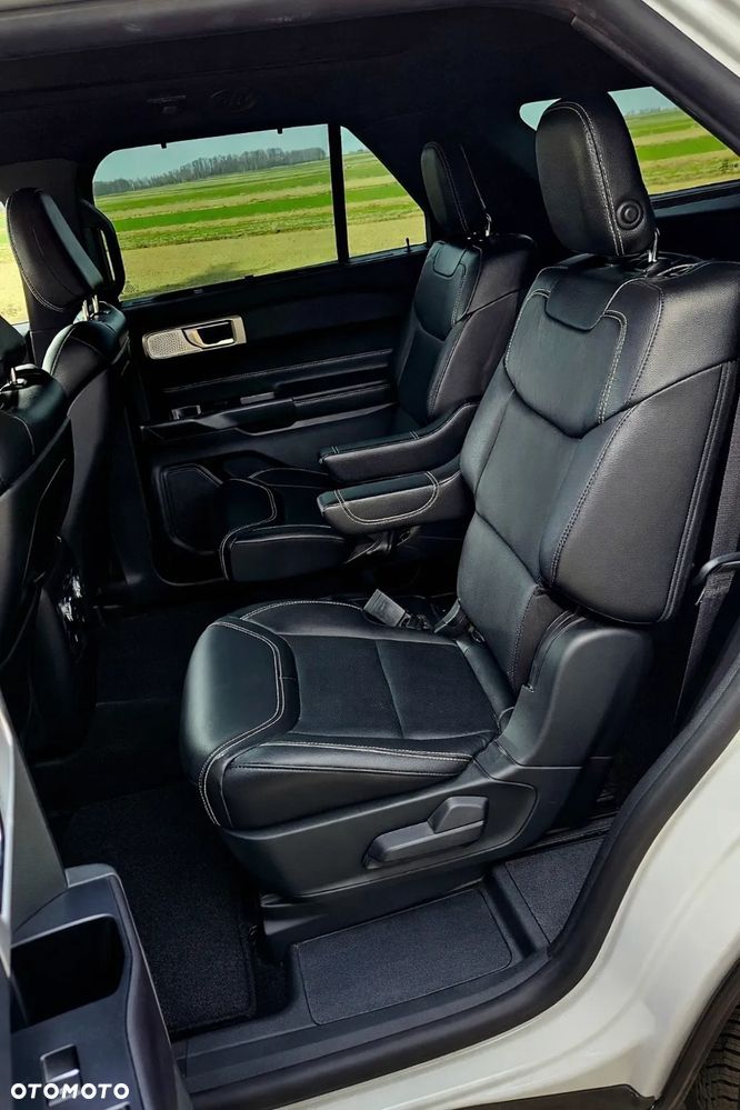 Ford Explorer - 22
