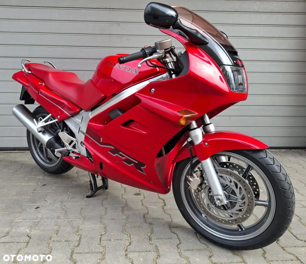 Honda VFR - 4