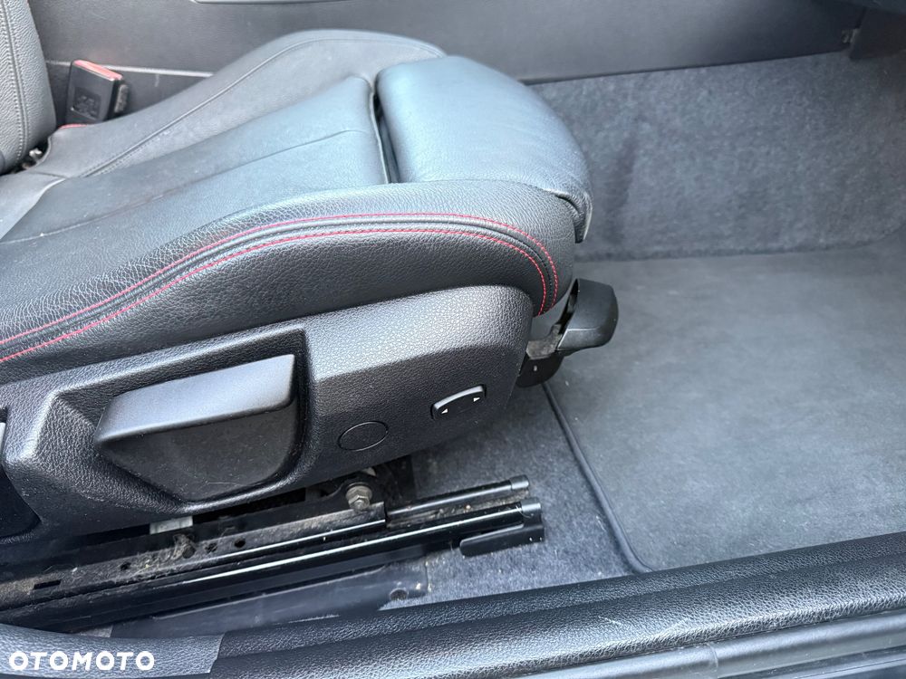 BMW Seria 1 116d EfficientDynamics Edition Sport Line - 16