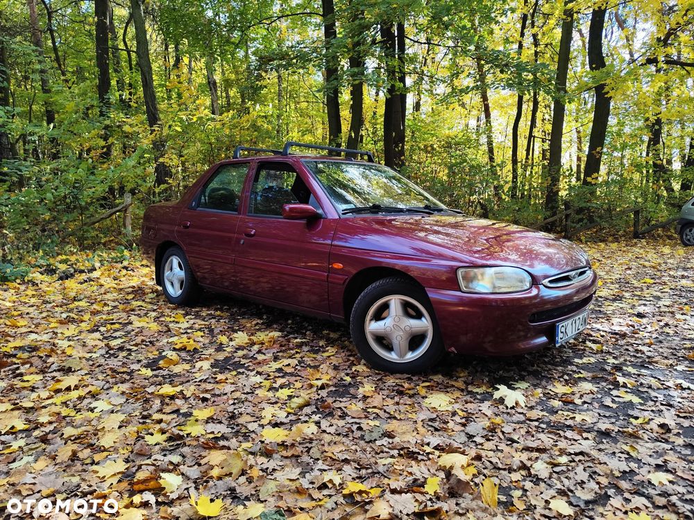 Ford Escort 1.6 Ghia - 7