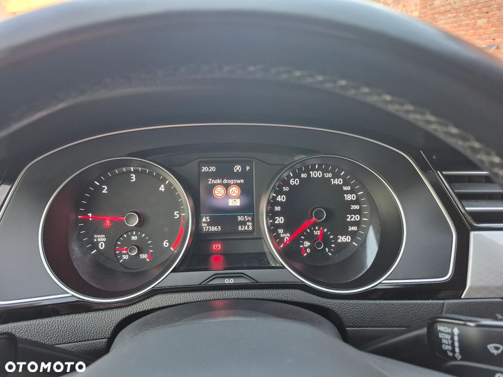 Volkswagen Passat 2.0 TDI SCR Comfortline DSG - 23