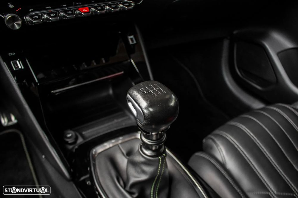 Peugeot 208 1.2 PureTech GT - 19