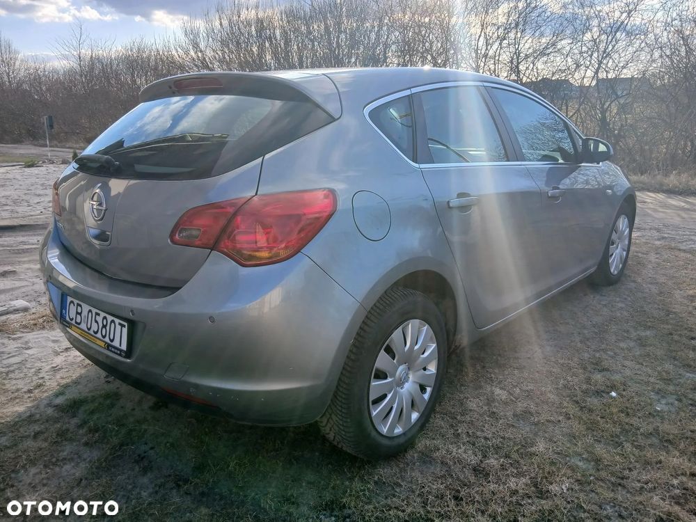 Opel Astra 1.6 - 8
