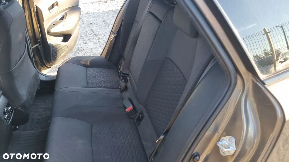 Toyota Corolla 1.8 Business Edition - 23