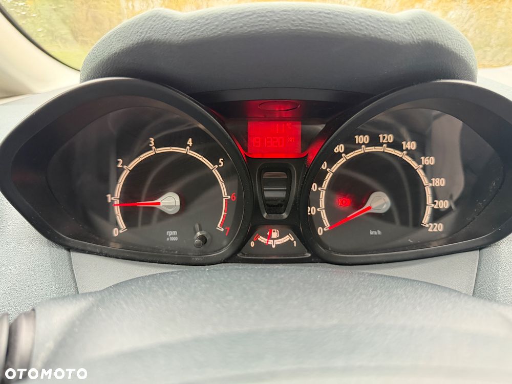 Ford Fiesta 1.25 Champions Edition - 16