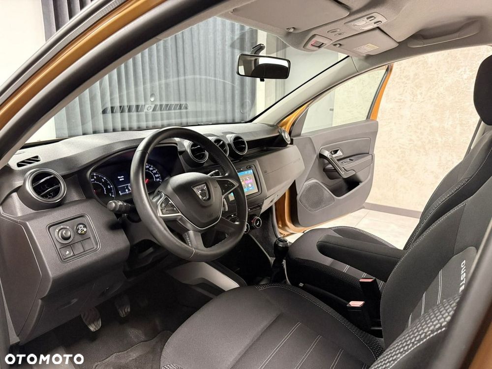 Dacia Duster 1.6 SCe Prestige - 23
