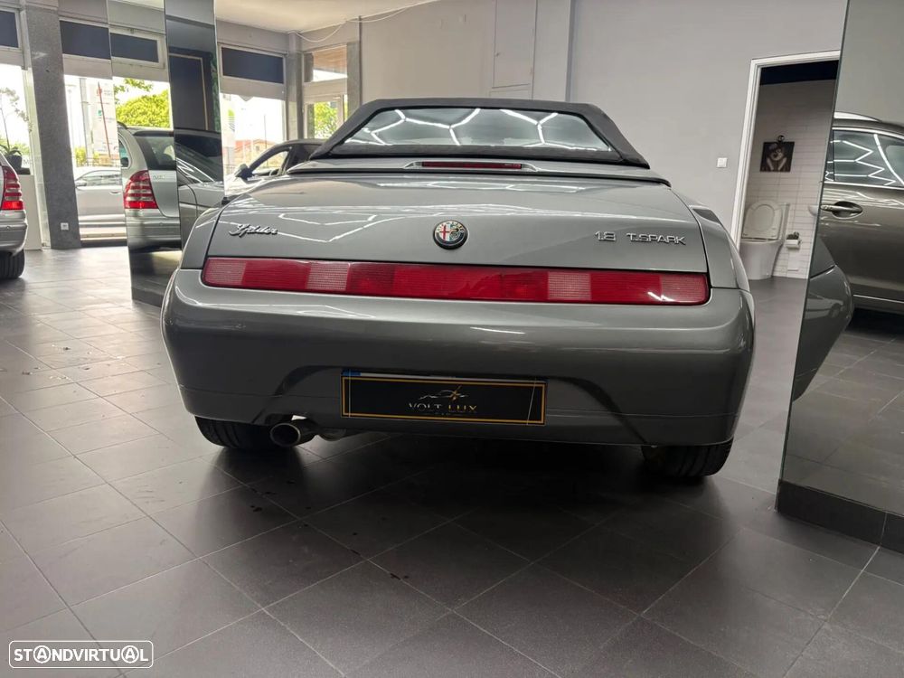 Alfa Romeo Spider 1.8 TS - 21