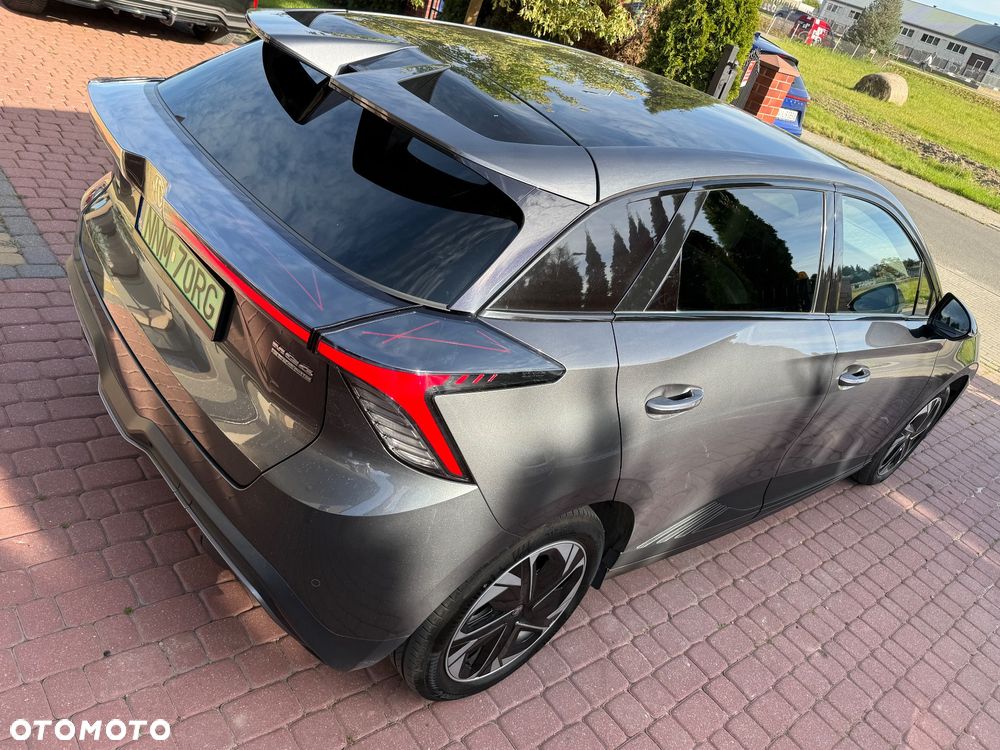 MG 4 Luxury 64 kWh - 27
