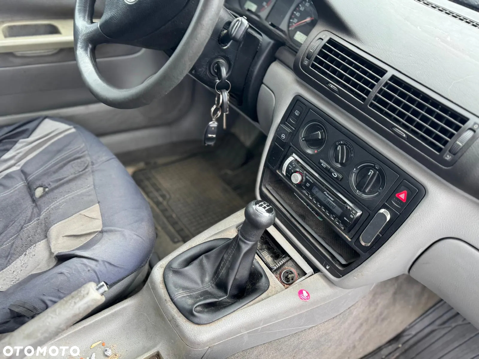 Volkswagen Passat B5 1998 poj. 1.6 benzyna 101 KM - NA CZĘŚCI - 4