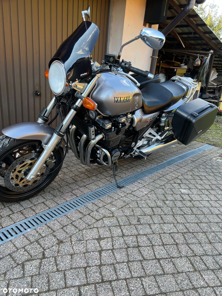 Yamaha XJR - 6