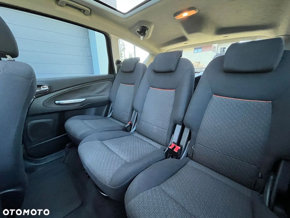 Ford S-Max 2.0 Ambiente - 11