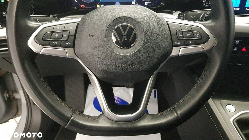 Volkswagen Golf - 22