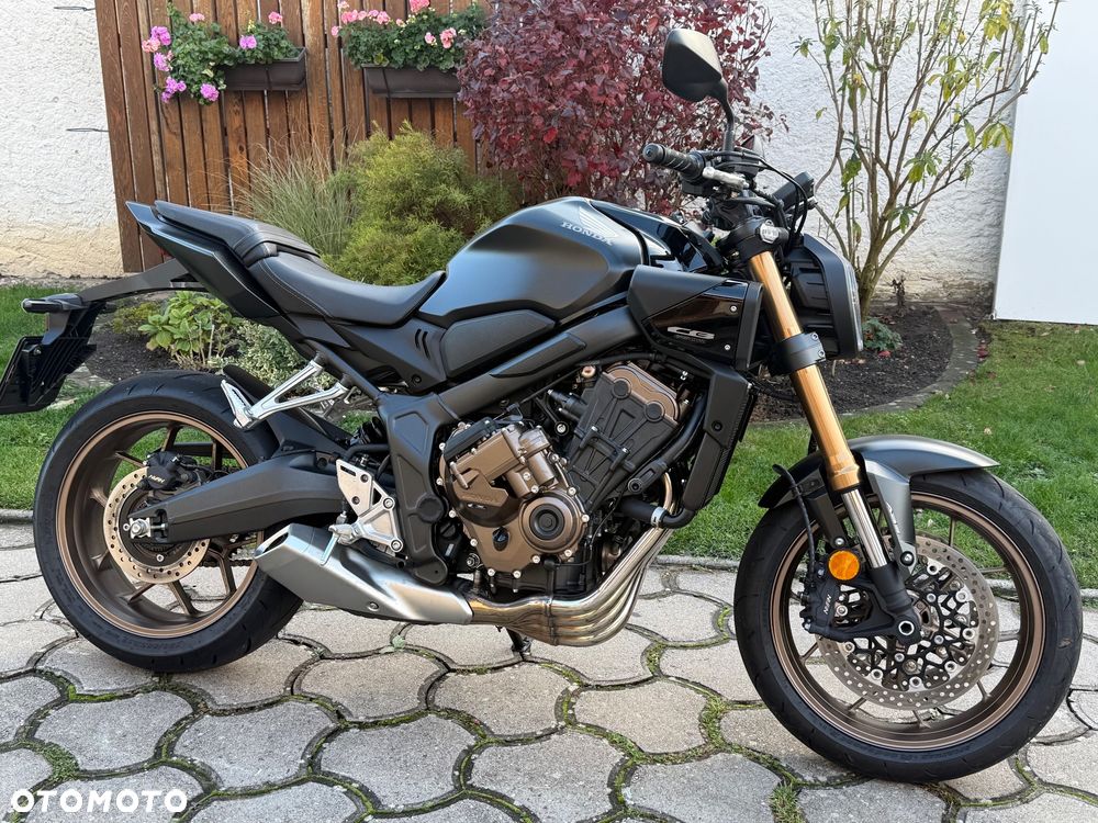 Honda CB - 16