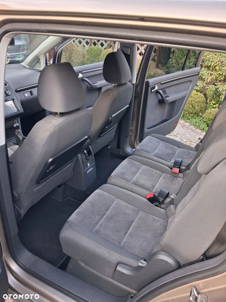 Volkswagen Touran 2.0 TDI DPF Life - 8