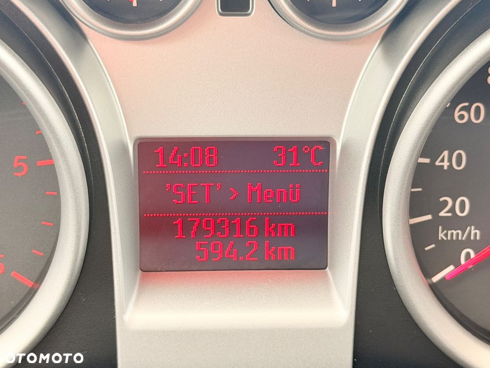 Ford Kuga 2.0 TDCi 4x4 Champions Edition - 32