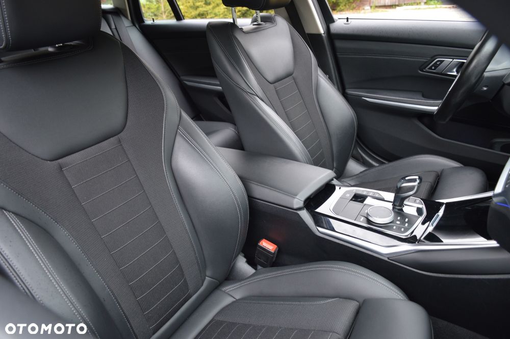 BMW Seria 3 320d MHEV Sport Line - 27