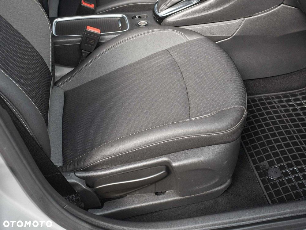 Opel Astra 1.4 T Elegance S&S - 33