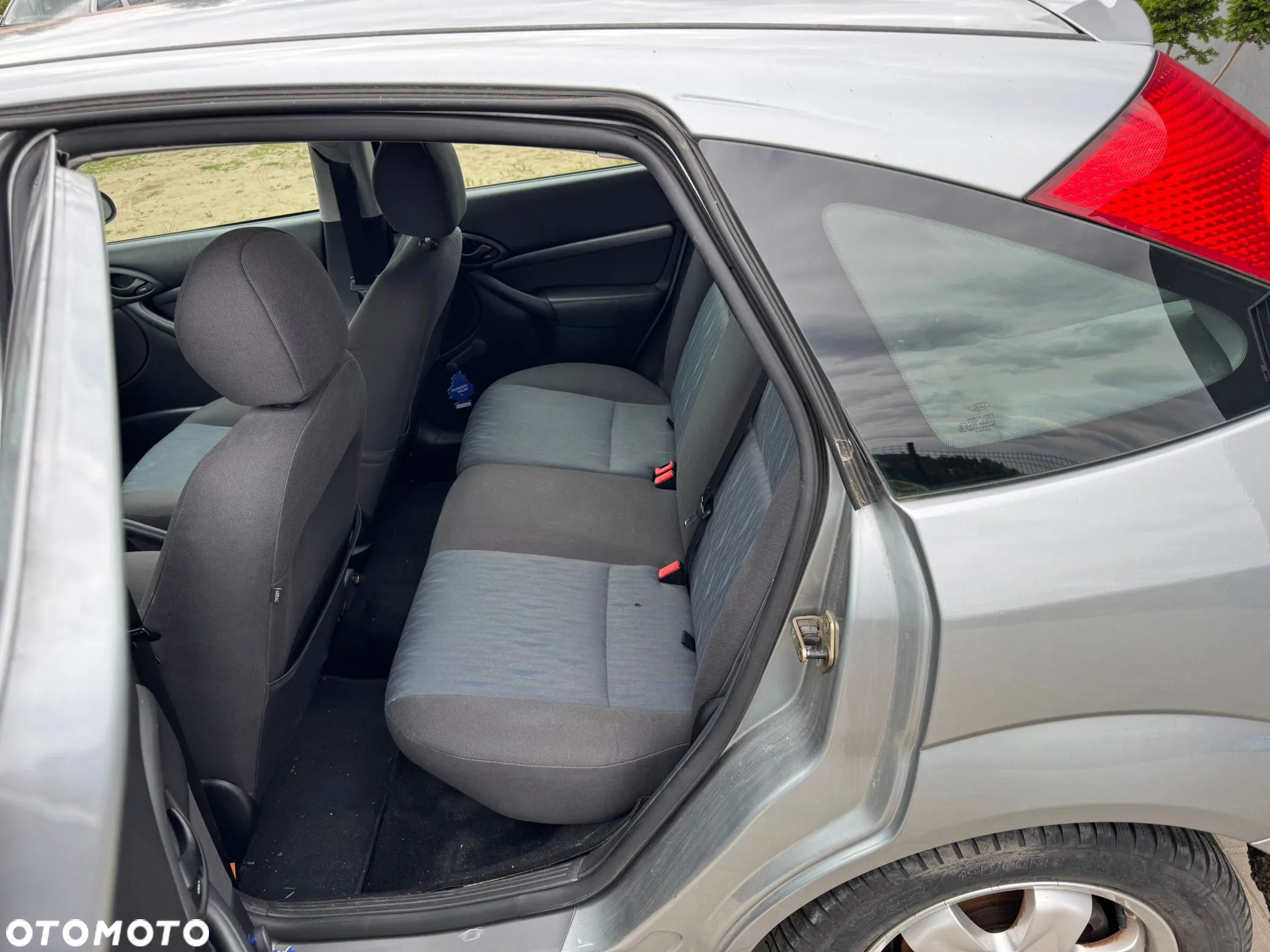 Ford Focus 1.6 16V Fun X - 14