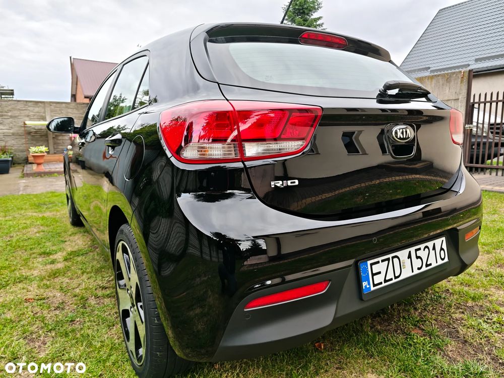 Kia Rio 1.2 L - 8