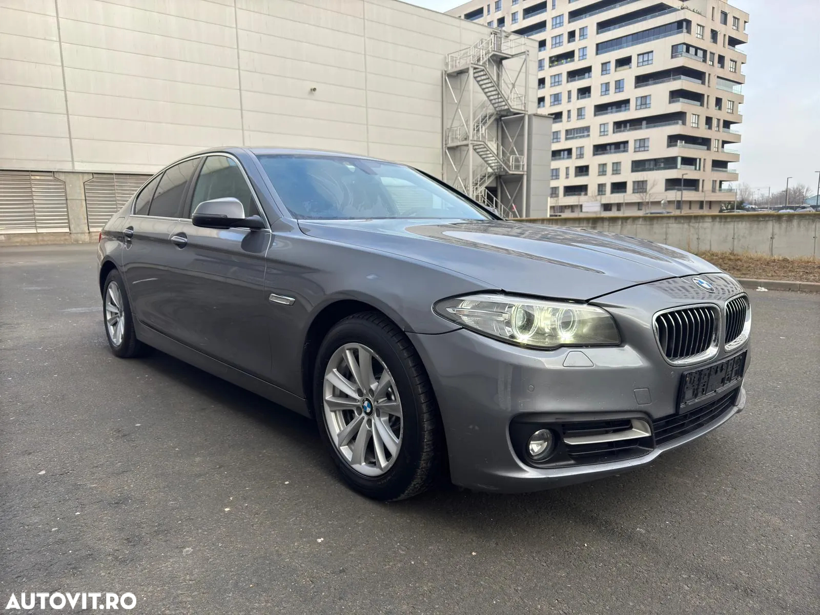 BMW Seria 5 520d xDrive - 2