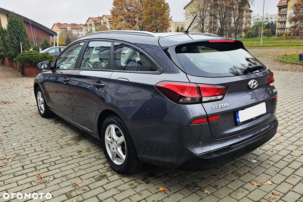 Hyundai i30 1.6 D Classic + - 3