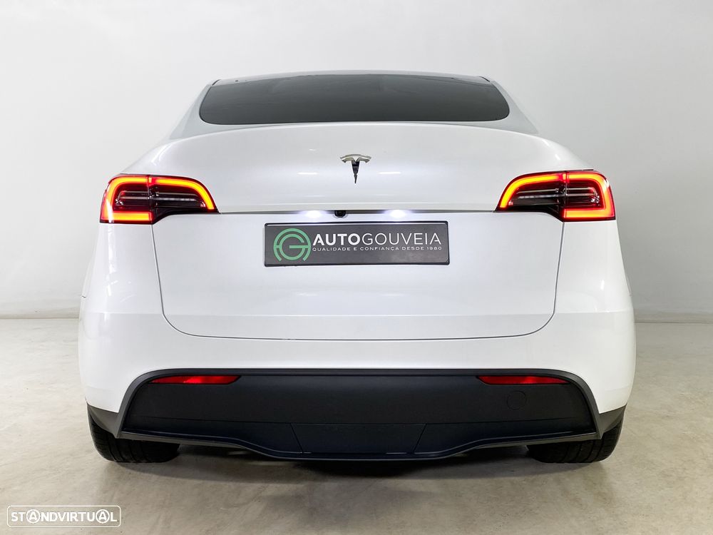 Tesla Model Y Standard RWD - 7