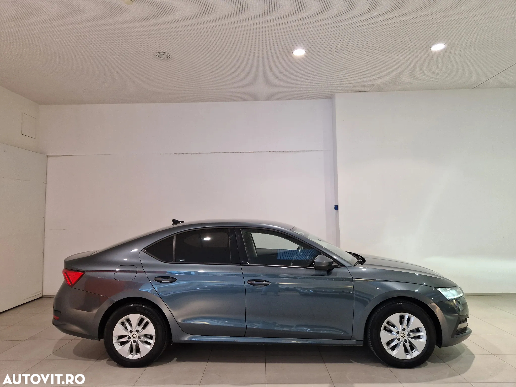 Skoda Octavia 2.0 TDI DSG Ambition - 6
