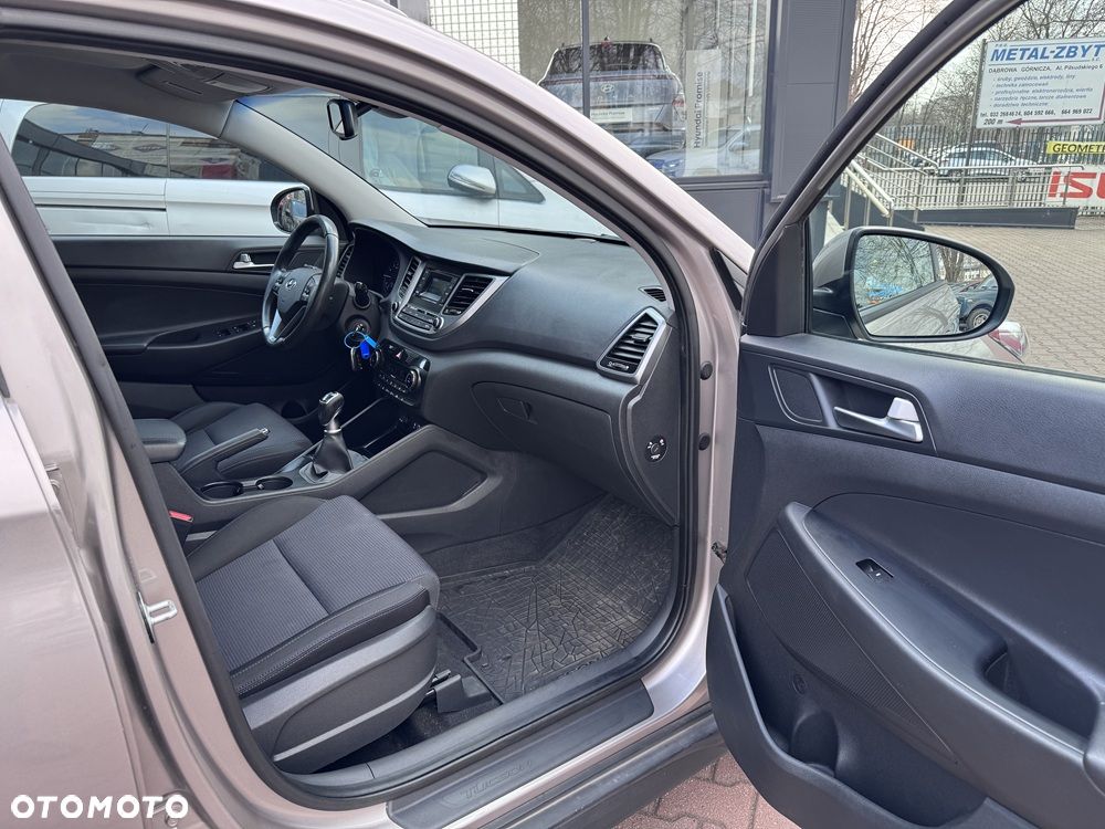 Hyundai Tucson 1.6 GDI BlueDrive GO 2WD - 18