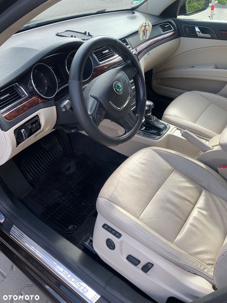 Skoda Superb 2.0 TSI Platinum DSG - 17