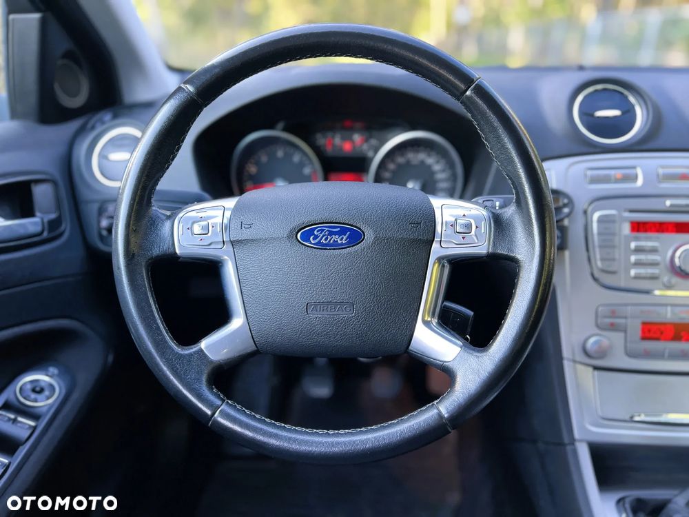 Ford Mondeo - 27
