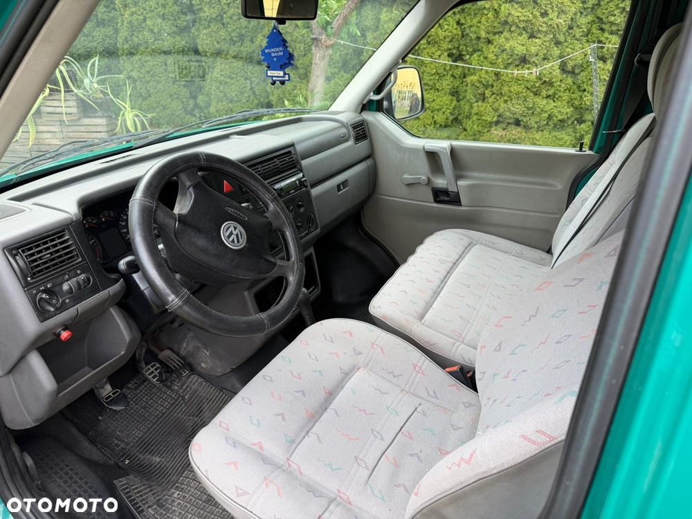 Volkswagen Caravelle - 6