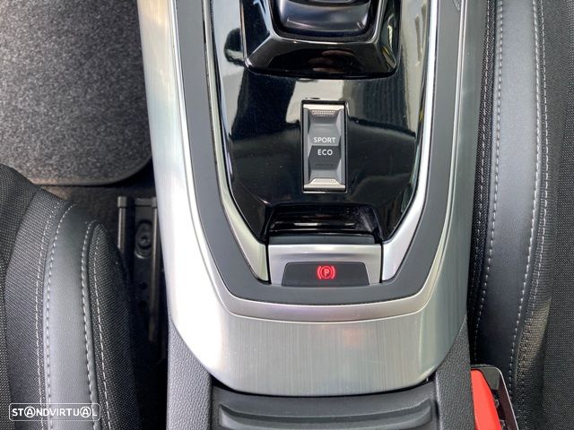 Peugeot 308 SW BlueHDi 130 EAT8 Style - 30