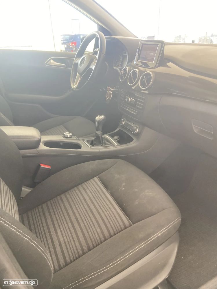 Mercedes-Benz B 180 CDI BlueEFFICIENCY 114g - 9