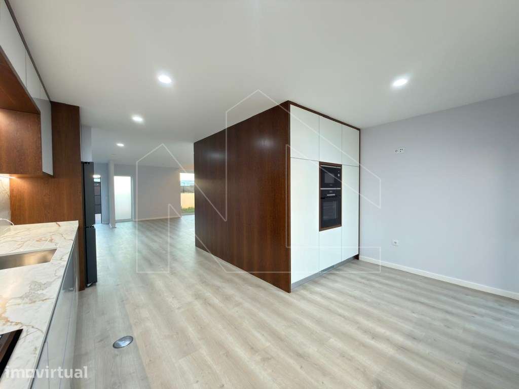 Moradia T4 de Arquitetura Moderna - Luminosidade, Conforto e Locali... - Grande imagem: 3/53