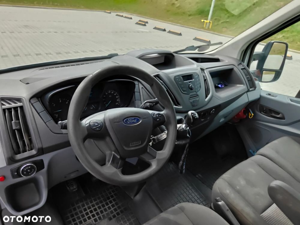 Ford Transit - 12