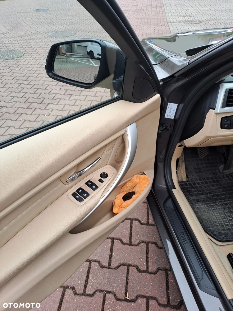 BMW Seria 3 320d - 10