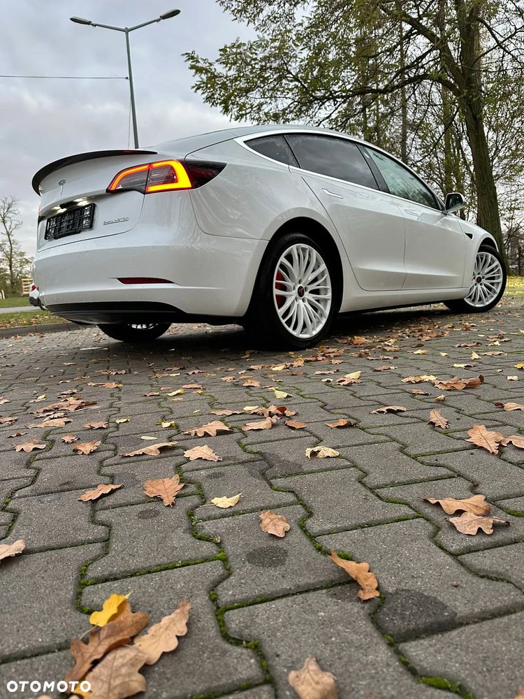 Tesla Model 3 - 2