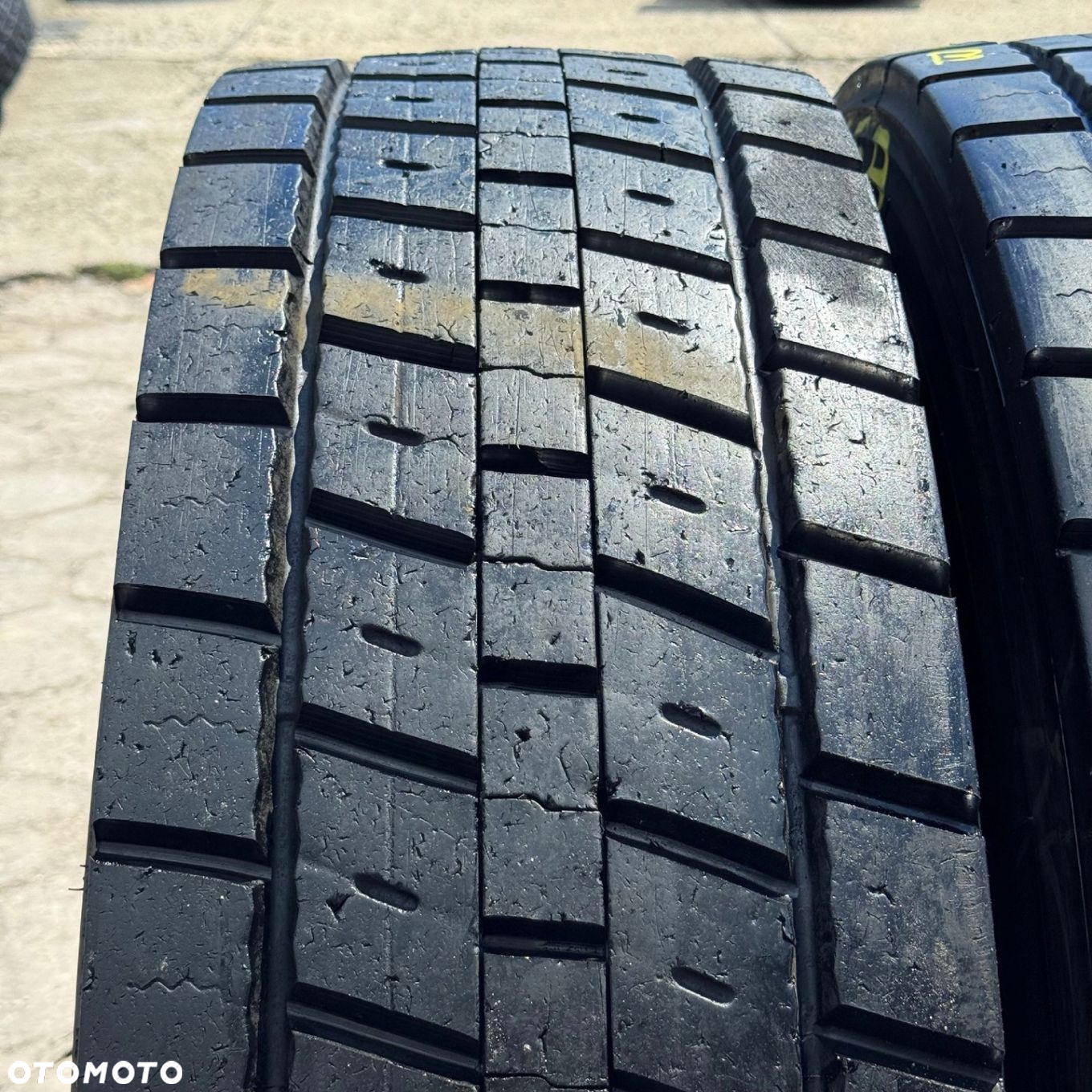 315/80R22.5 BRIDGESTONE 10-12mm NAPĘD KOMPLET OPONY CIĘŻAROWE TYŁ TK565 - 2