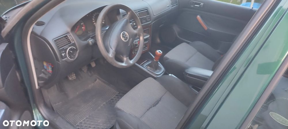 Volkswagen Bora 1.6 Comfortline - 9