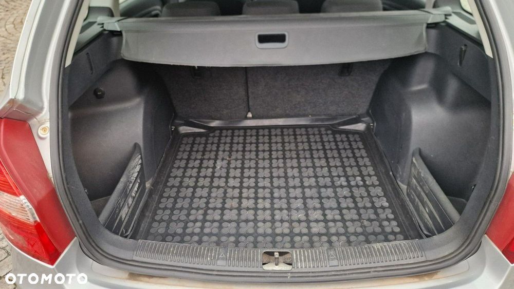 Skoda Fabia - 10