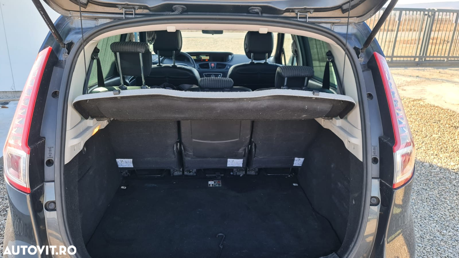 Renault Scenic 1.9dCi Privilege - 12