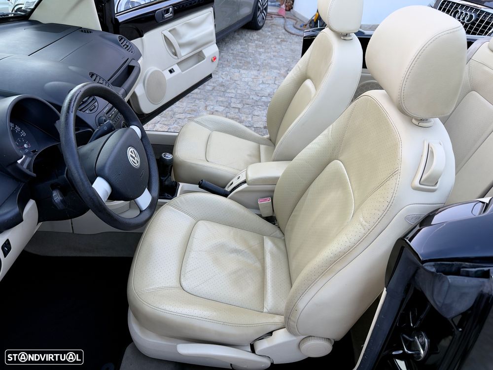 VW New Beetle Cabriolet 1.4 Top Couro - 43