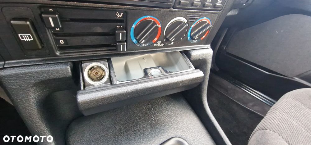 BMW Seria 5 520i - 40
