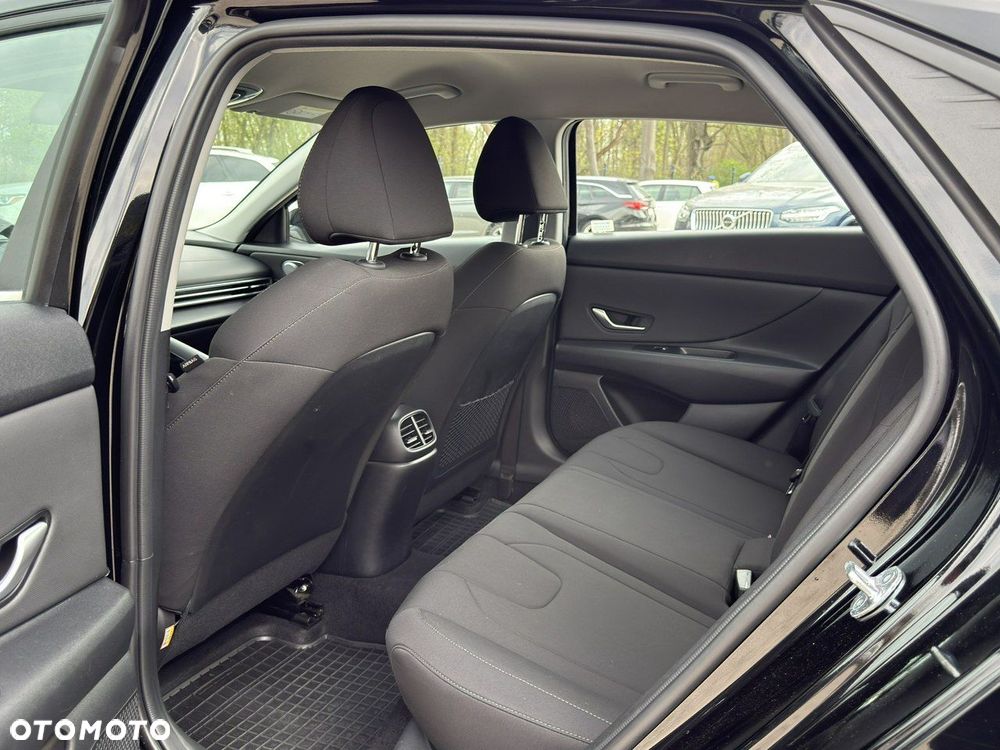 Hyundai Elantra - 15