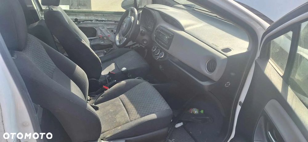 Toyota YARIS III lift belka wzmocnienie zderzaka przód - 4