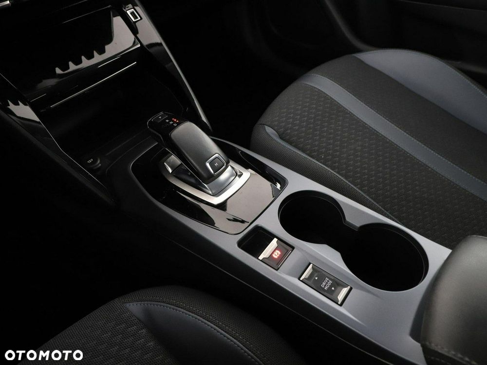 Peugeot 2008 1.5 BlueHDi Allure S&S EAT8 - 31