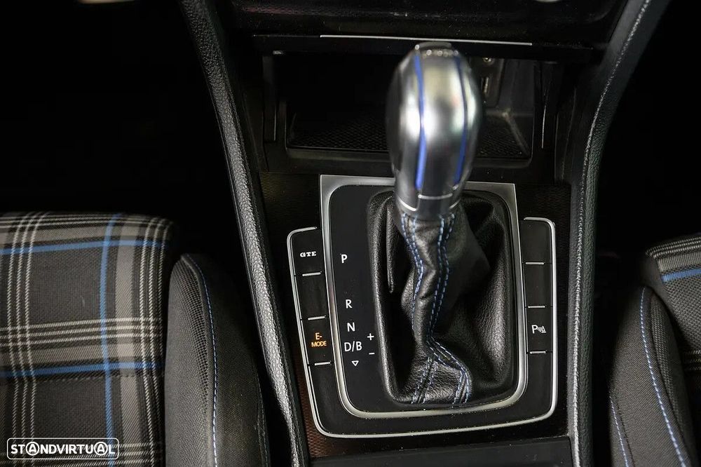 VW Golf 1.4 GTE Plug-In-Hybrid DSG - 53