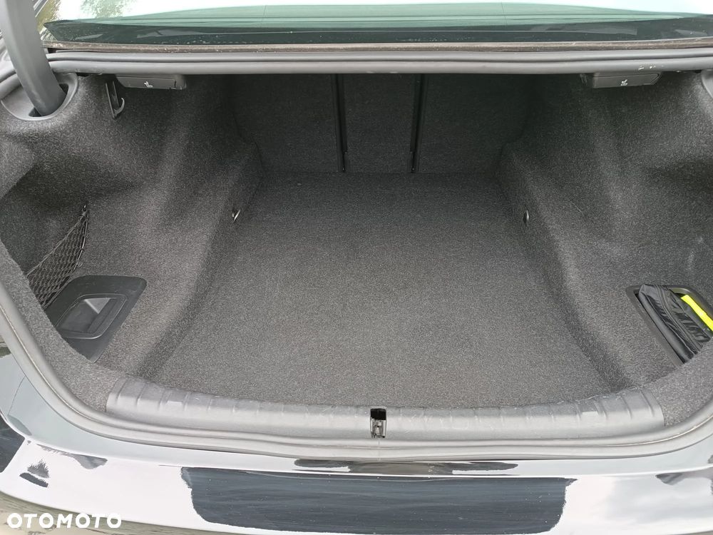 BMW Seria 5 520d MHEV - 24