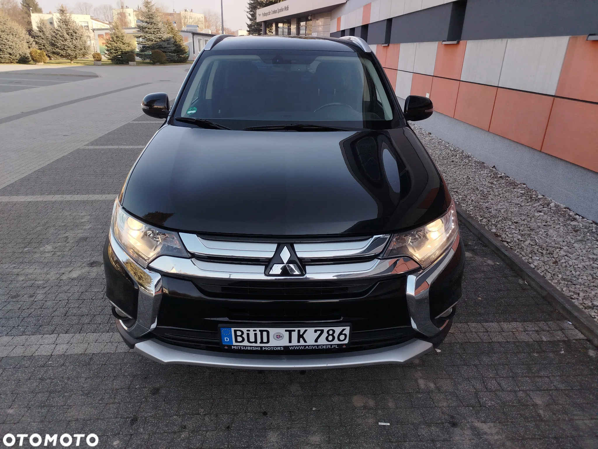Mitsubishi Outlander 2.2 DID Intense + - 5