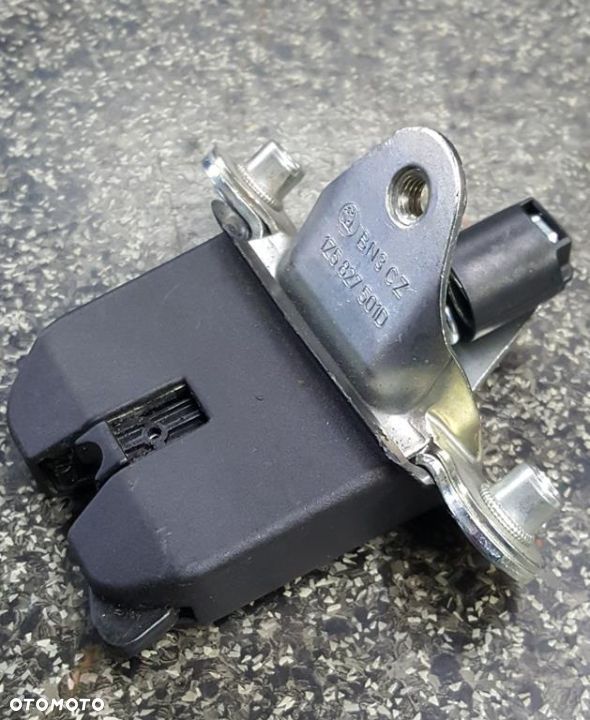 ZAMEK TYLNEJ KLAPY BAGAŻNIKA 1Z5827501D SKODA OCTAVIA 2 HB HATCHBACK WYSYŁKA !!!!